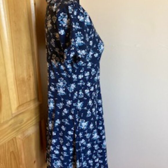 2 Dye 4 Flower patterned dress - Picture 3 of 7